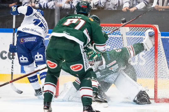 Chans för Leksands Johan Porsberger framför Tingsryds