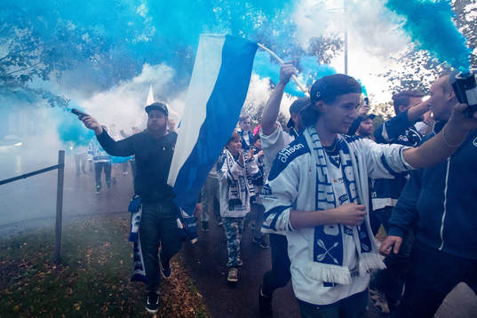 Leksands Superstars på vår till ishockeymatchen i