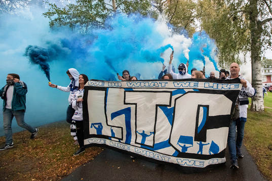 Leksands Superstars på vår till ishockeymatchen i