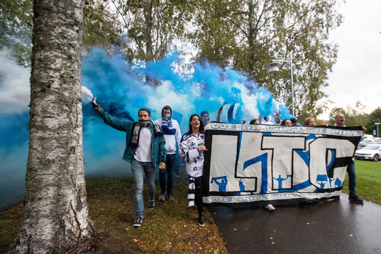 Leksands Superstars på vår till ishockeymatchen i