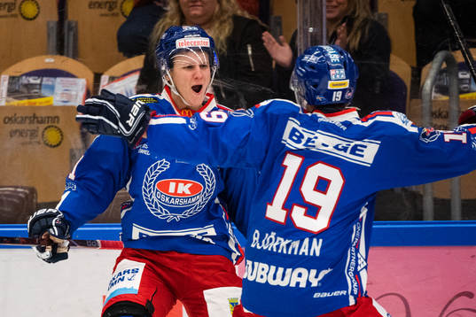 Oskarshamns Filip Sveningsson jublar