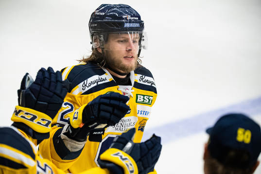 Södertäljes Nicolai Meyer jublar