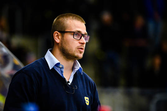 Södertäljes assisterande tränare Dennis Bozic