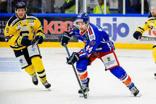Oskarshamns Nolan Zajac jagas av Södertäljes Victor