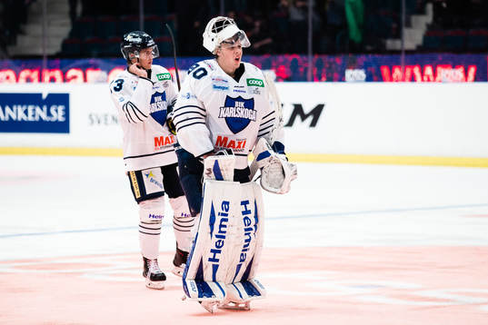 Karlskogas målvakt Olle Eriksson Ek deppar