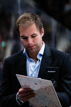s tränare Tomas Mitell
