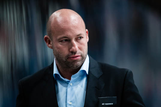 s assisterande tränare Peter Nylander