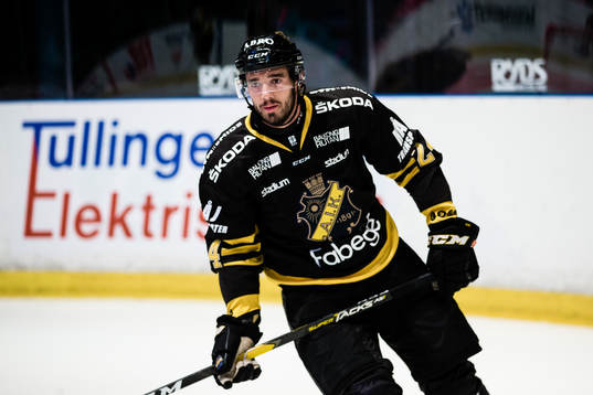 s Jacob Dahlström innan ishockeymatchen i