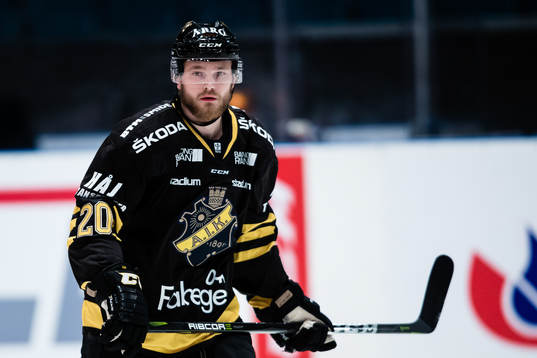 s Sam Marklund innan ishockeymatchen i Hockeyallsvenskan