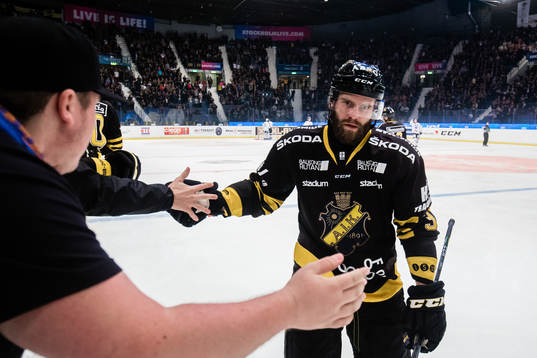 s Johan Larsson jublar