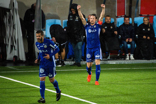 Sundsvalls Linus Hallenius jublar