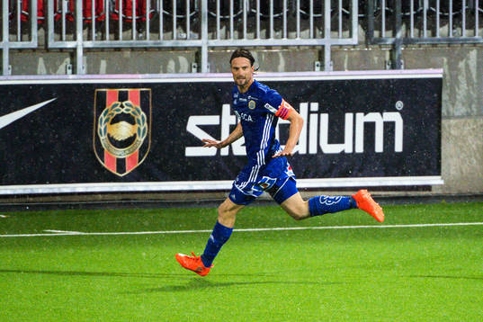 Sundsvalls Linus Hallenius jublar
