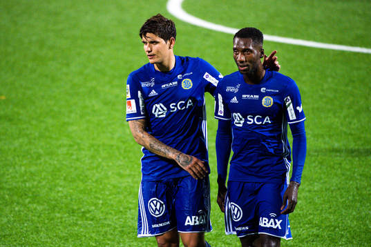 Sundsvalls David Batanero och Peter Wilson jublar