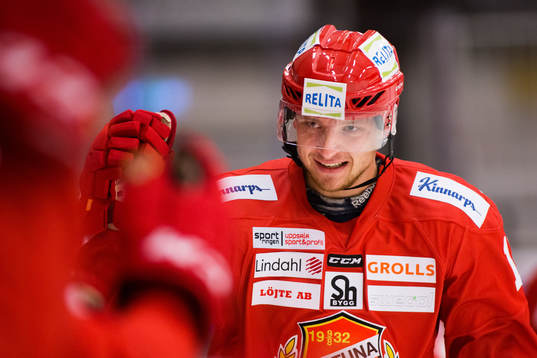 Almtunas Tobias Liljendahl jublar