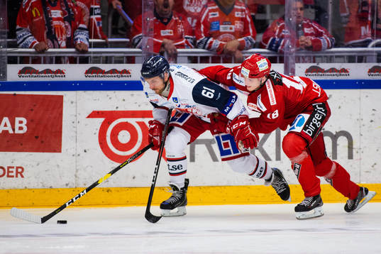 Västerviks Emil Wahlberg och Almtunas Jacob Svensson i