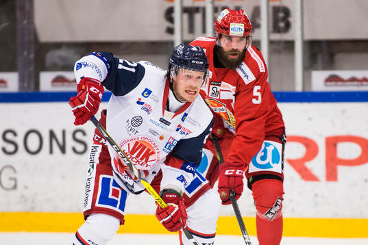 Västerviks Gabriel Desjardins och Almtunas Per Svensson