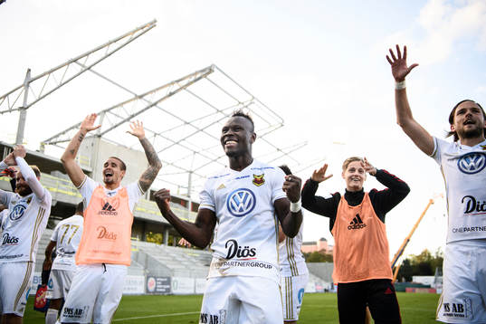 Östersunds Samuel Laryea Mensiro jublar