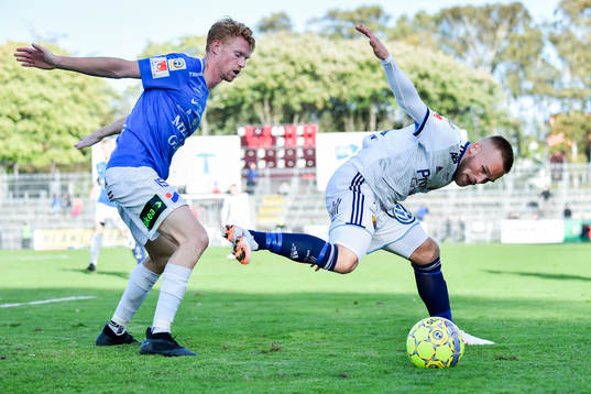 Djurgårdens Nicklas Bärkroth och Trelleborgs Lasse Nielsen