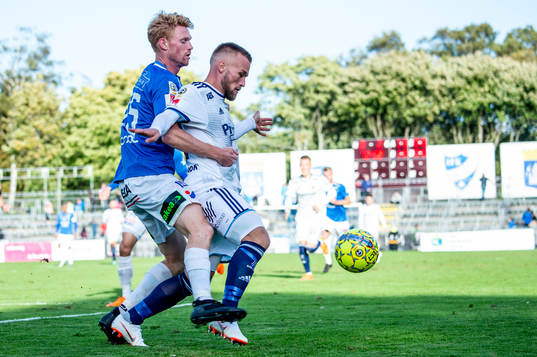 Trelleborgs Lasse Nielsen mot Djurgårdens Nicklas Bärkroth