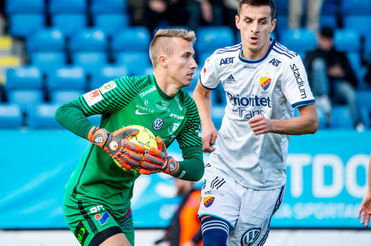 Trelleborgs målvakt Dennis Petersson