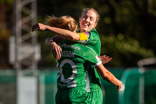 Hammarbys Emma Jansson kramas om av Olga Ekblom