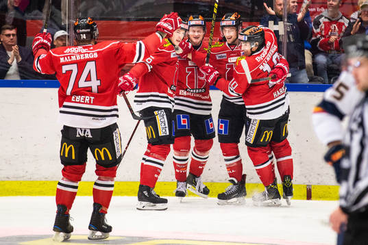 Örebros Anton Hedman blir omkramad