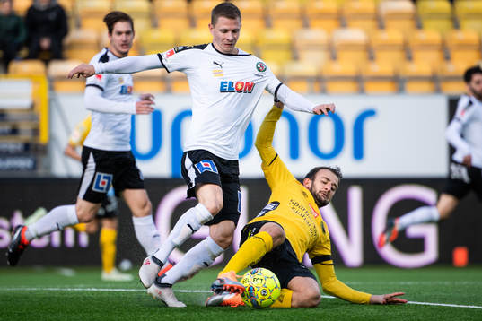Elfsborgs Robert Gojani och Örebros Johan Bertilsson
