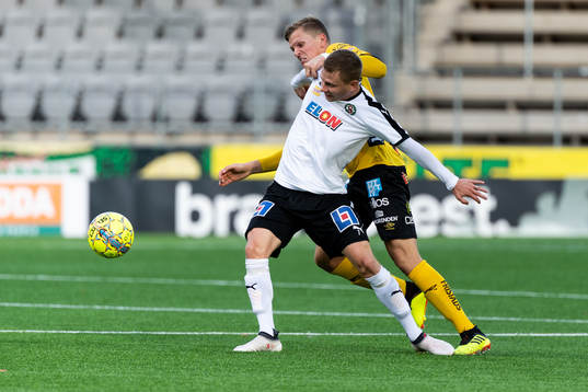 Örebros Johan Bertilsson och Elfsborgs Joakim Nilsson