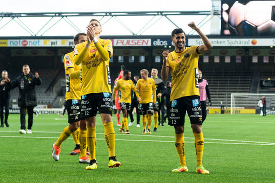 Elfsborgs Joakim Nilsson och Rami Kaib jublar