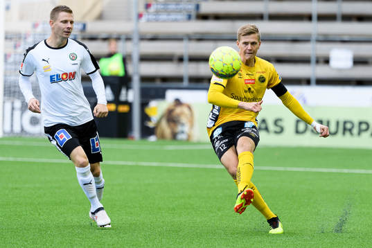 Elfsborgs Joakim Nilsson och Örebros Johan Bertilsson