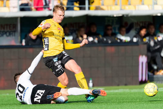 Elfsborgs Per Frick och Örebros Filip Rogic