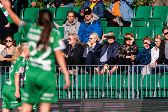 Sveriges förbundskapten Jannes Andersson på läktaren