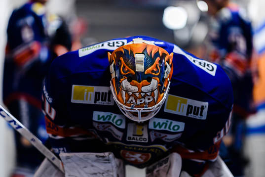 Växjös målvakt Viktor Fasth före ishockeymatchen i SHL