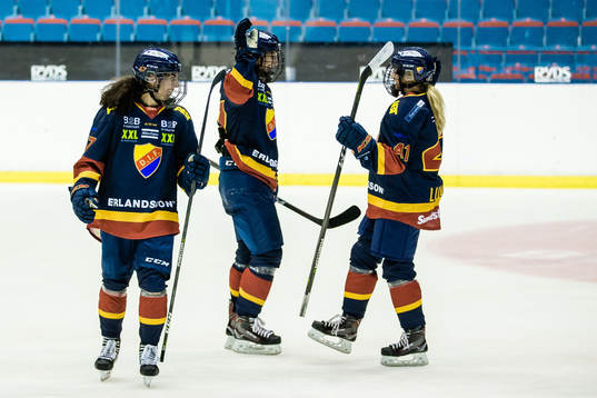 Djurgårdens Mariam El-Mahmadi (v), Josefine Holmgren (m)