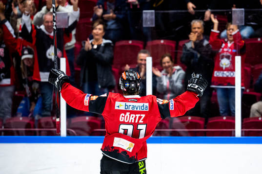 Malmö Redhawks Max Görtz jublar