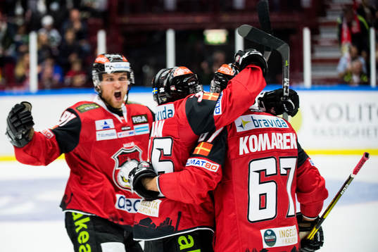 Malmö Redhawks Anton Öhman och Max Görtz jublar med
