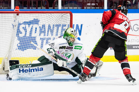 Malmö Redhawks Johan Olofsson missar en straff på