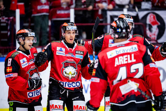Malmö Redhawks Henrik Hetta kramas om