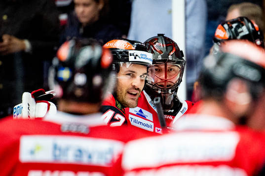 Malmö Redhawks Niklas Arell och målvakt Oscar Alsenfelt