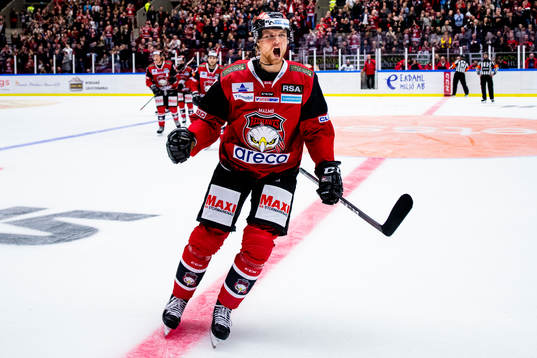Malmö Redhawks Max Görtz jublar