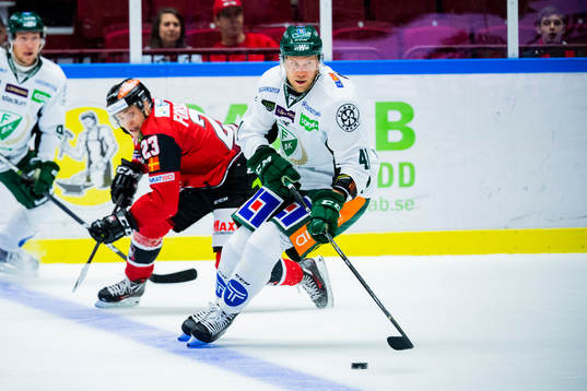 Färjestads Ilari Melart och Malmö Redhawks Christoffer