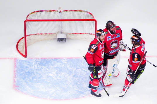 Malmö Redhawks Niklas Arell och Stefan Warg jublar med