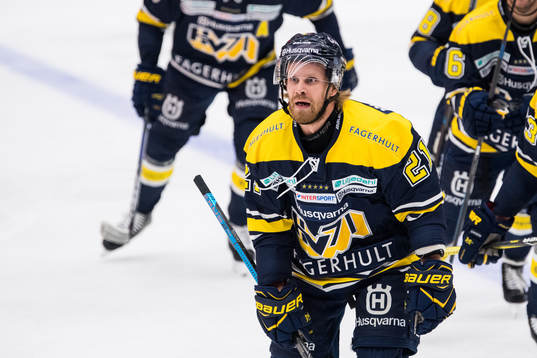 s Mattias Tedenby jublar