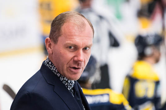 s tränare Johan Lindbom