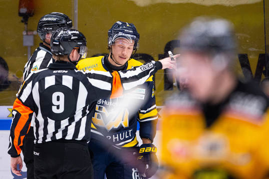 s Didrik Strömberg blir utvisad