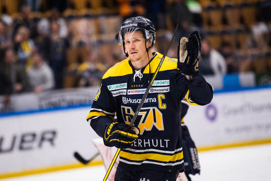 s Simon Önerud tackar publiken