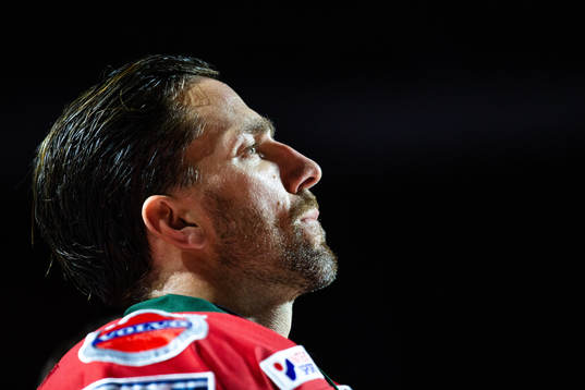 Frölundas Joel Lundqvist innan ishockeymatchen i SHL