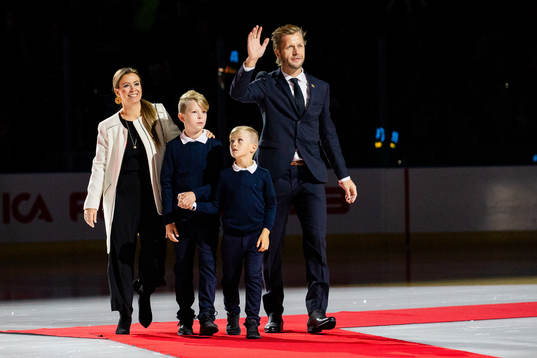 Tomi Kallio hyllas innan ishockeymatchen i SHL mellan