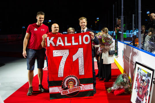 Tomi Kallio hyllas innan ishockeymatchen i SHL mellan