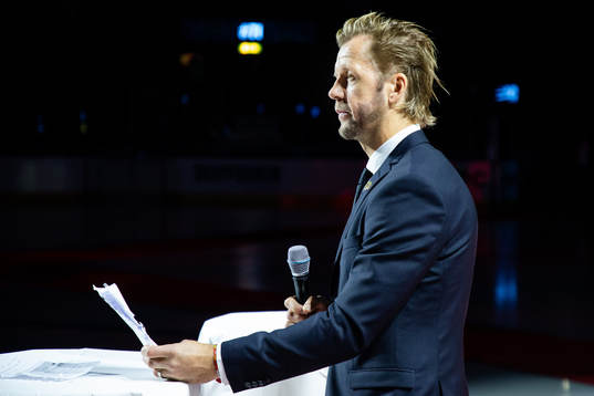 Tomi Kallio hyllas innan ishockeymatchen i SHL mellan